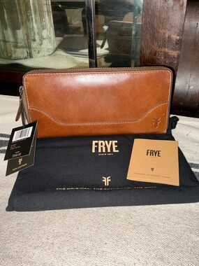 NWT Frye Leather Melissa Zip Around Wallet Cognac Brown Retail $158
